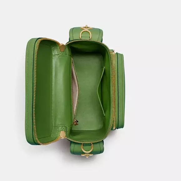 RARE coach utility 18 bag turn lock crossbody green - Picture 3 of 11